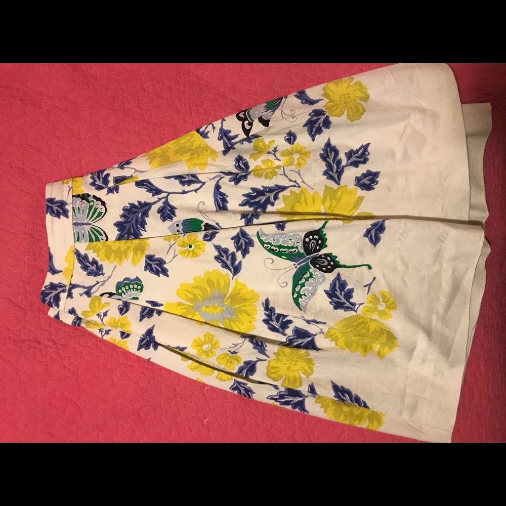 cute midi skirt!